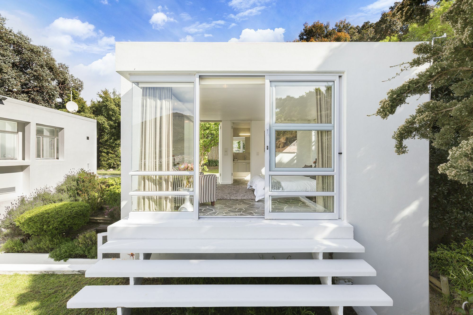 Cube Guest House 호우트베이 외부 사진
